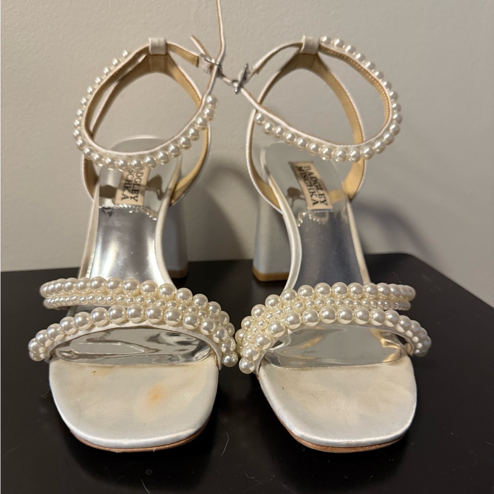 Badgley Mischka Peal Chunk Heel